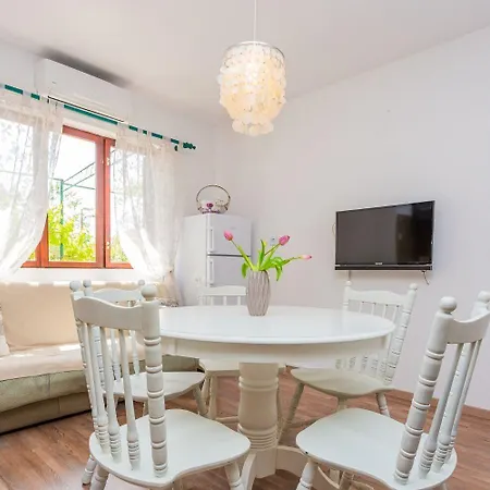 - With Parking; Vodice