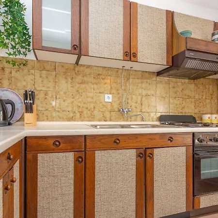 - With Parking; Apartment *